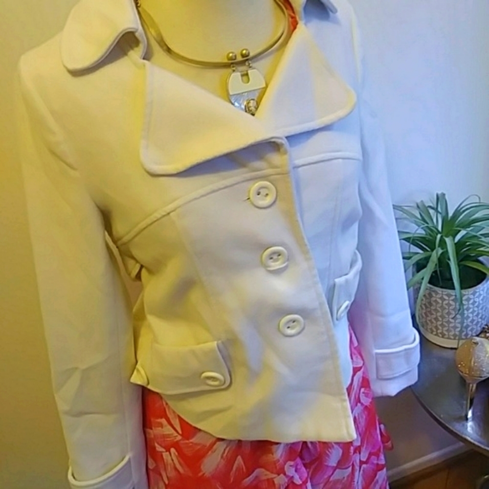 Forever21 white coat/jacket [0214]